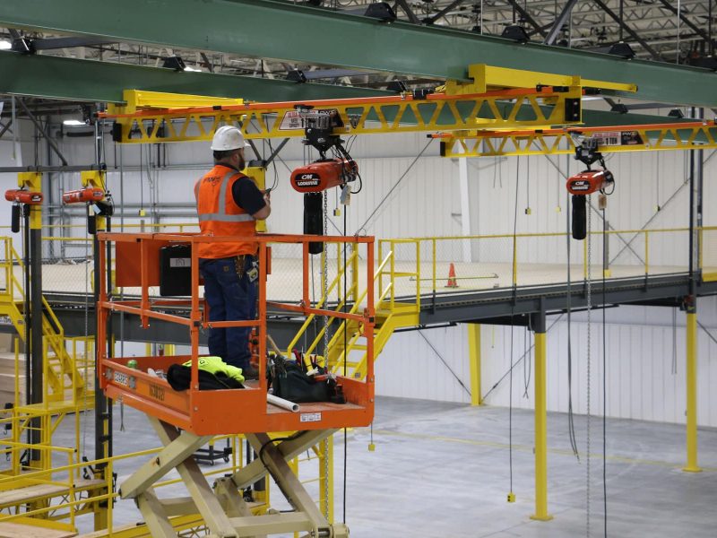 servicing-hoist